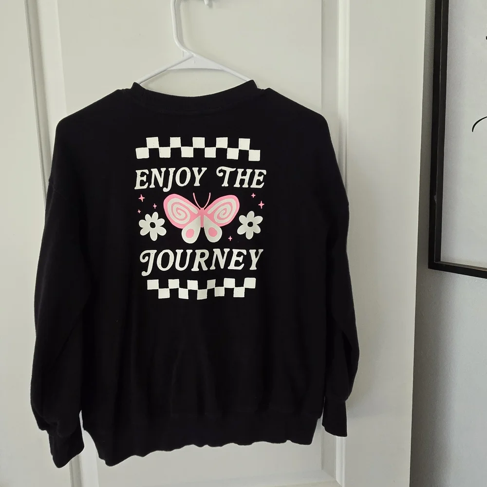 Old Navy Oversized Black Crew Neck with Butterfly Design Girls Size 10/12